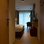Versalerhof 3*