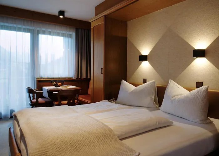 Versalerhof אישגל