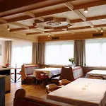 Hotel Versalerhof 3*